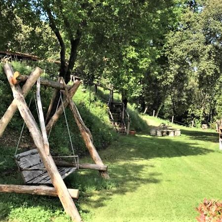 Aurora 2-Bed Cottage - Sleeps 4 - Montseny Park アルブシエス エクステリア 写真