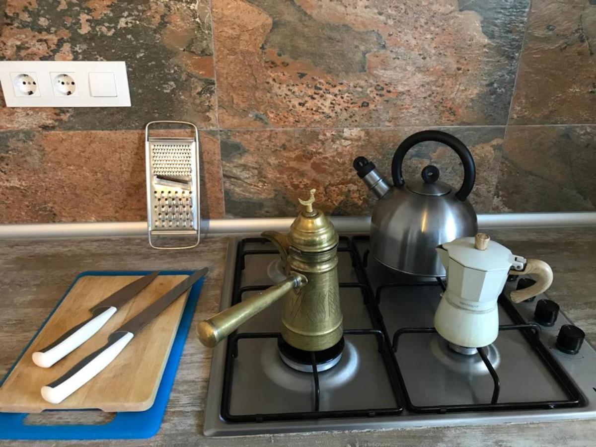 Aurora 2-Bed Cottage - Sleeps 4 - Montseny Park アルブシエス エクステリア 写真