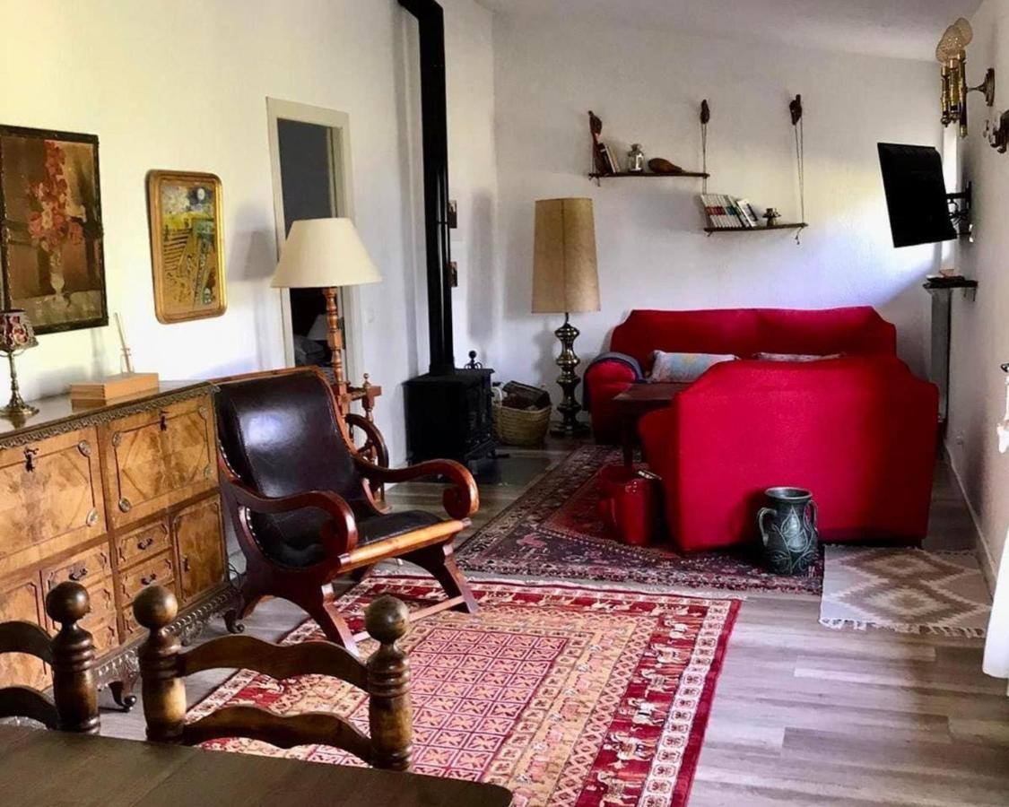 Aurora 2-Bed Cottage - Sleeps 4 - Montseny Park アルブシエス エクステリア 写真