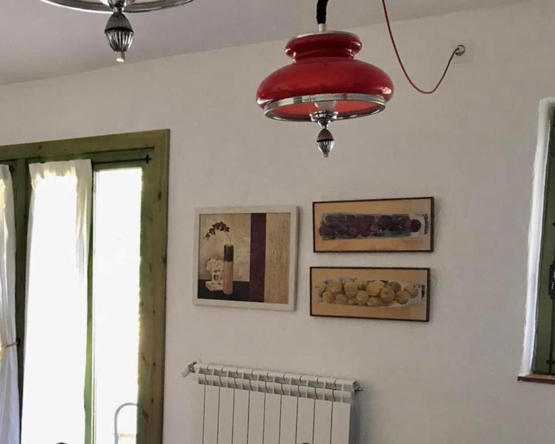 Aurora 2-Bed Cottage - Sleeps 4 - Montseny Park アルブシエス エクステリア 写真