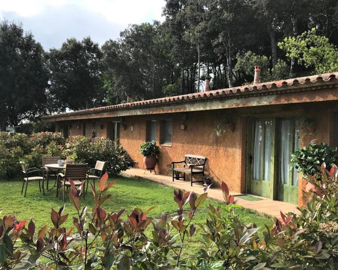Aurora 2-Bed Cottage - Sleeps 4 - Montseny Park アルブシエス エクステリア 写真