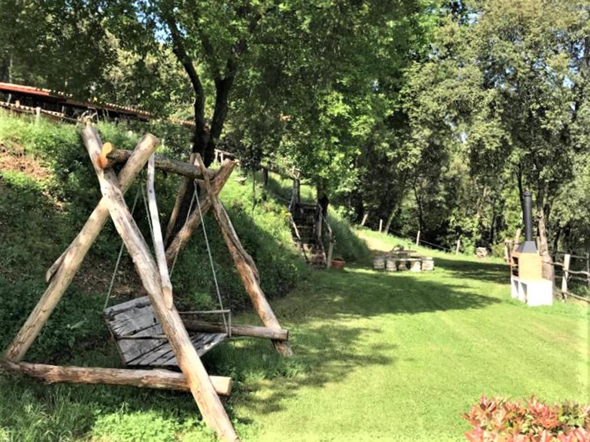 Aurora 2-Bed Cottage - Sleeps 4 - Montseny Park アルブシエス エクステリア 写真